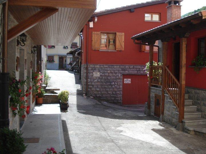 Apartamentos Rurales Les Martes Фелечоса Экстерьер фото