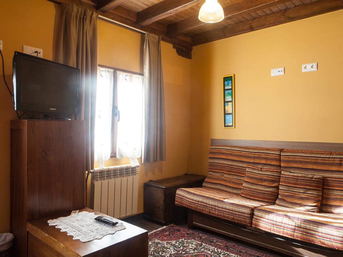 Apartamentos Rurales Les Martes Фелечоса Экстерьер фото